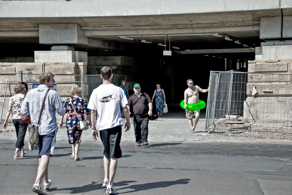 Fotografie zum Thema Fernweh am Dresdner Hauptbahnhof