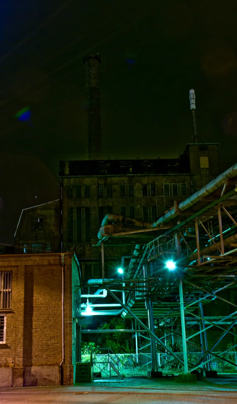 Stadtwerke Dessau bei Nacht