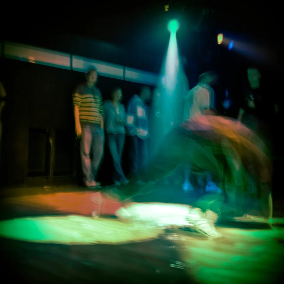 Breakdance mit Langzeitbelichtung fotografiert im beatclub