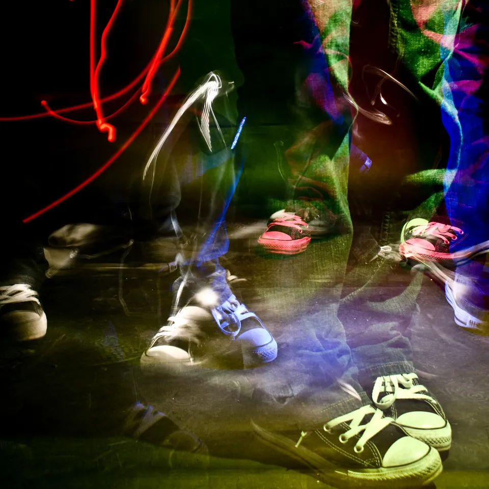 Lightpainting-im studio mit füßen