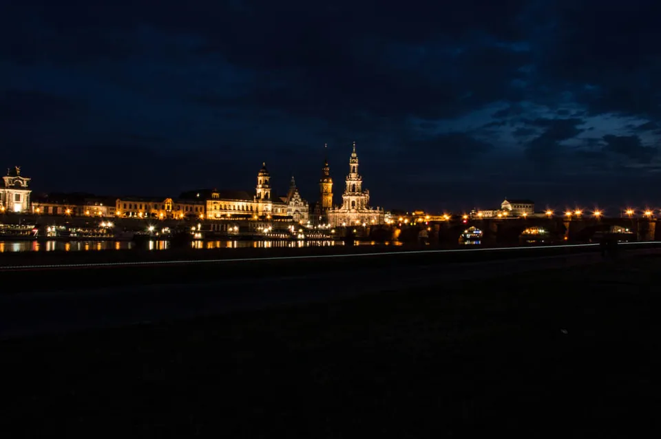Skyline Dresden mit Langzeitbelichtung und Lightpainting